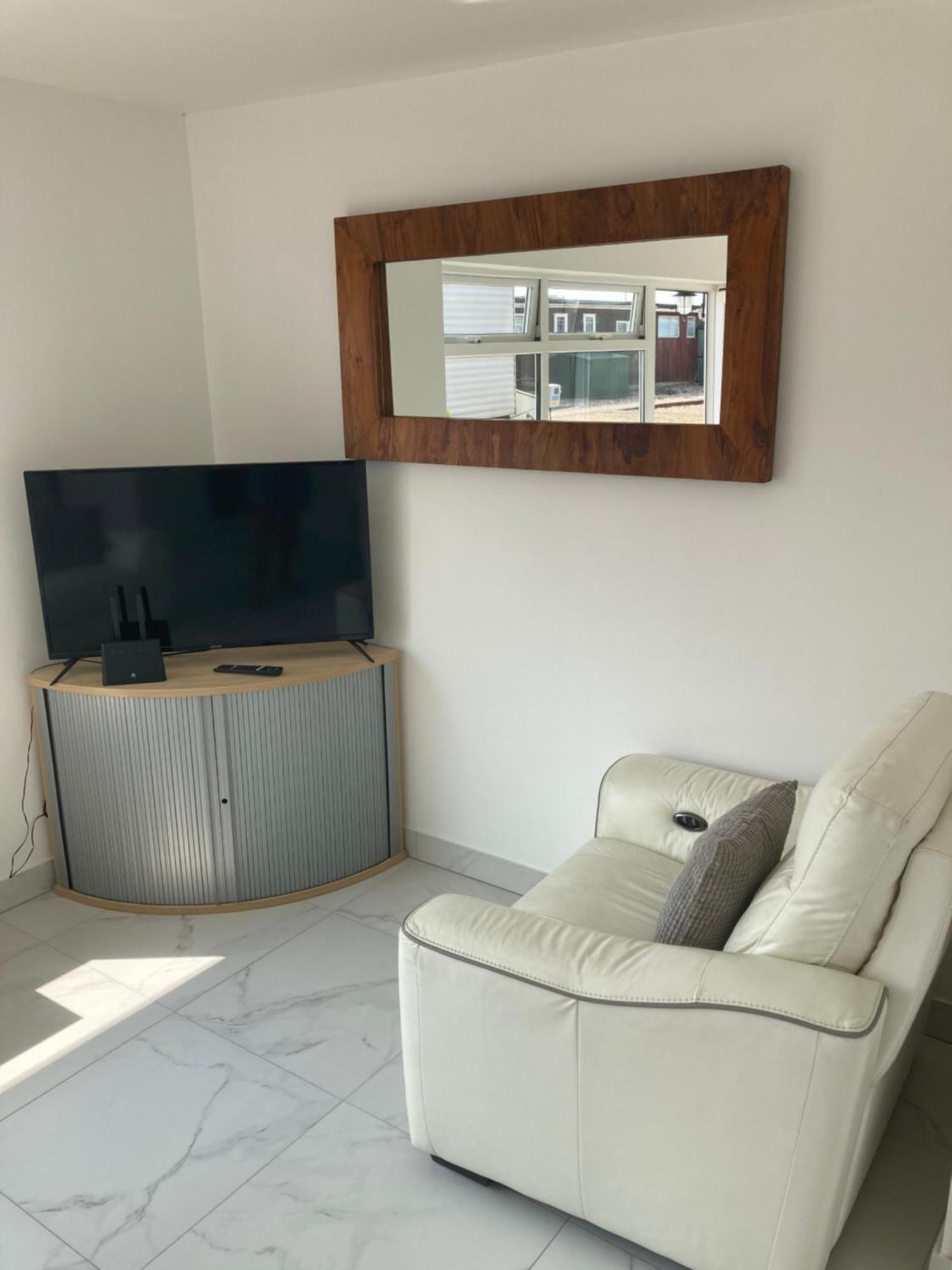 2 Bed Chalet Romney Sands Greatstone Kültér fotó
